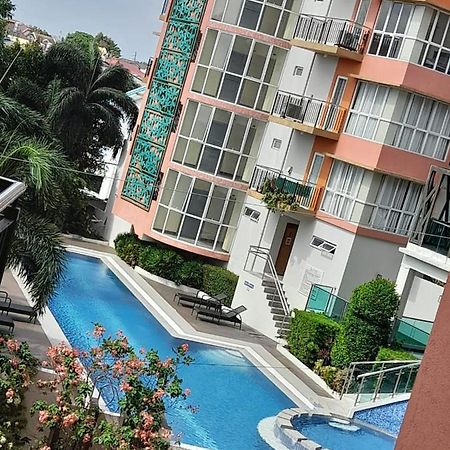 Lancris Residence Paranaque City Eksteriør billede