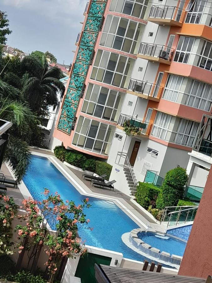 Lancris Residence Paranaque City Eksteriør billede